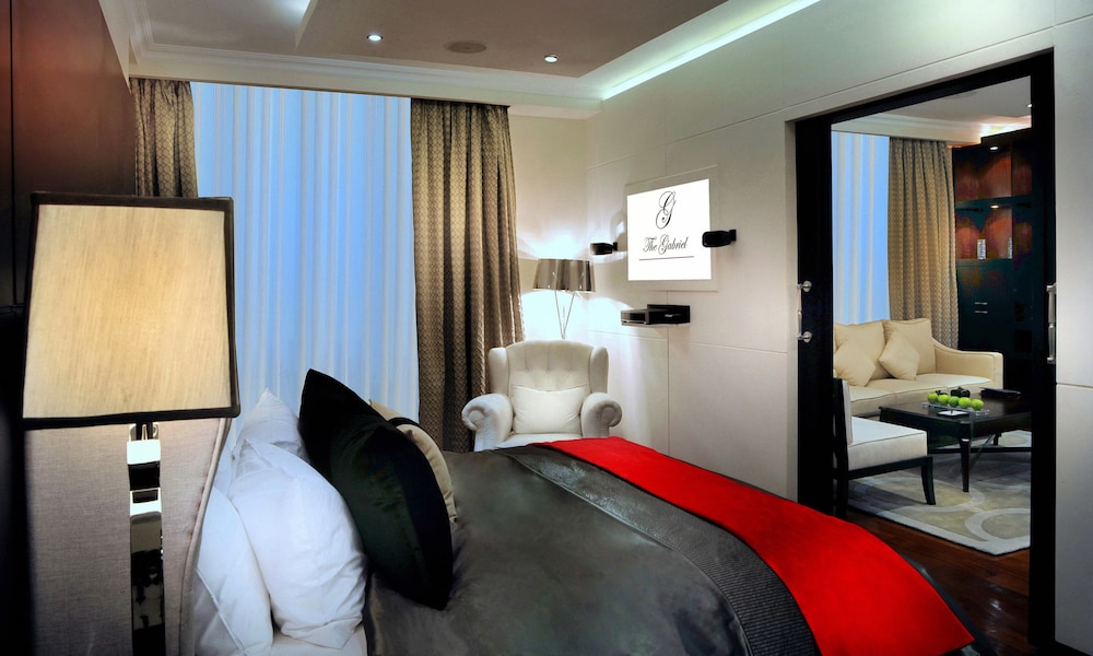 DIPLOMAT, SUITE