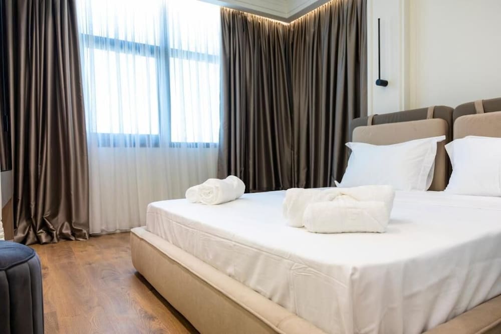 Hotel Adore 19/60