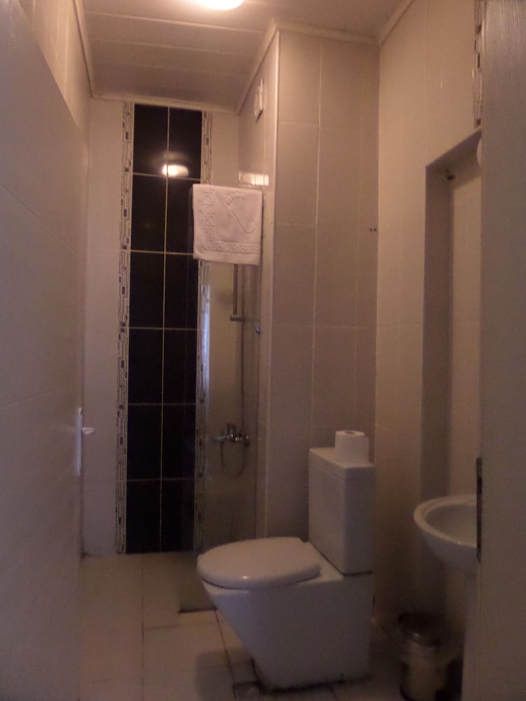 Ercan Inn Hotel 61/62