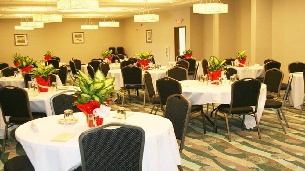 HOLIDAY INN GUIN 48/65