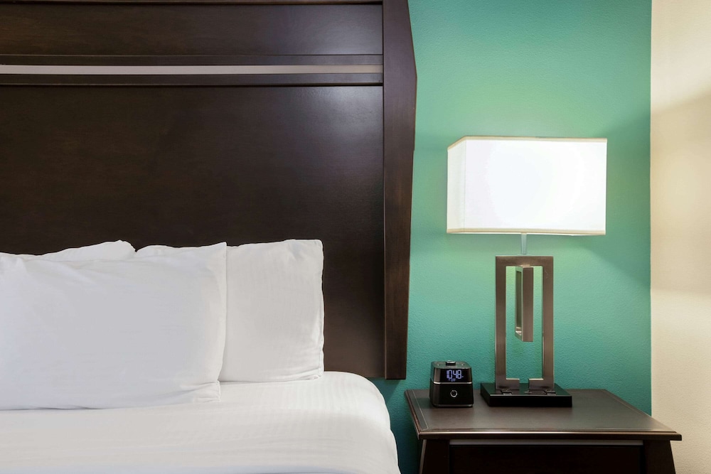 La Quinta Inn Suites By Wyndham Sioux Falls 12/55