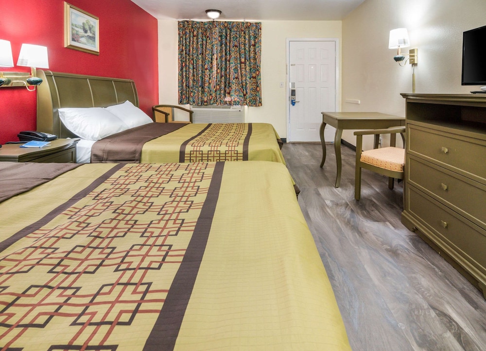 Rodeway Inn Ranger I-20 14/20