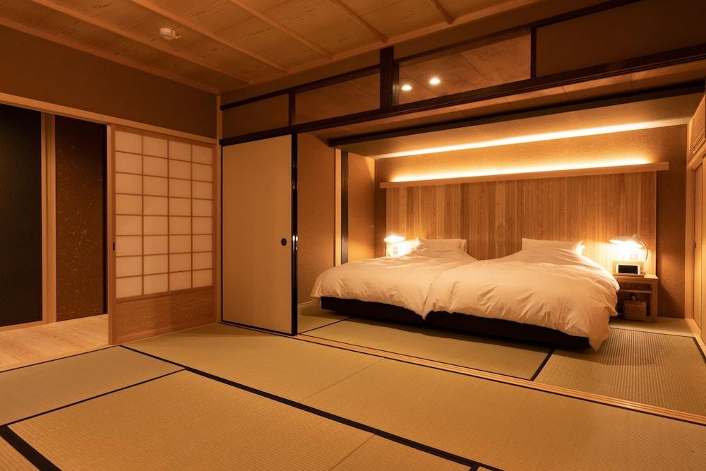 Chaya 101, Junior Suite