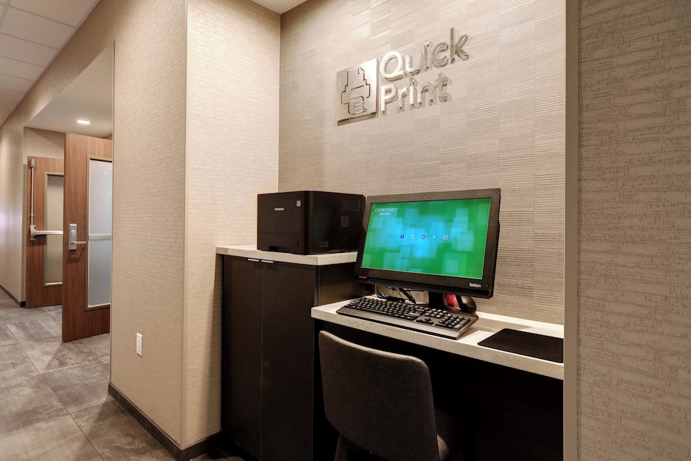 COURTYARD BY MARRIOTT DEPTFORD 27/34