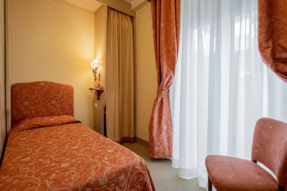 Rigel Hotel 7/73