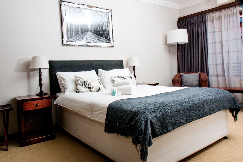 LODGE, DOUBLE OR TWIN BED, SEA VIEW