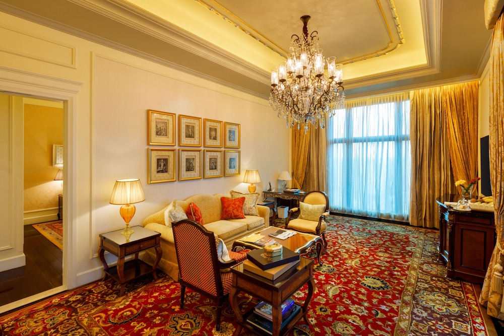 The Leela Palace New Delhi 53/74