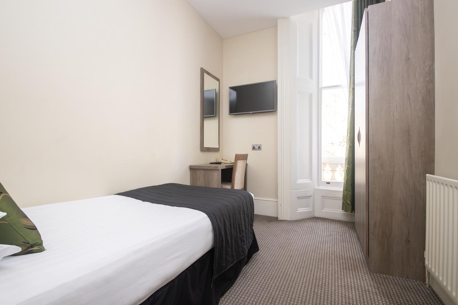 غرفة مفردة بحمام خاص