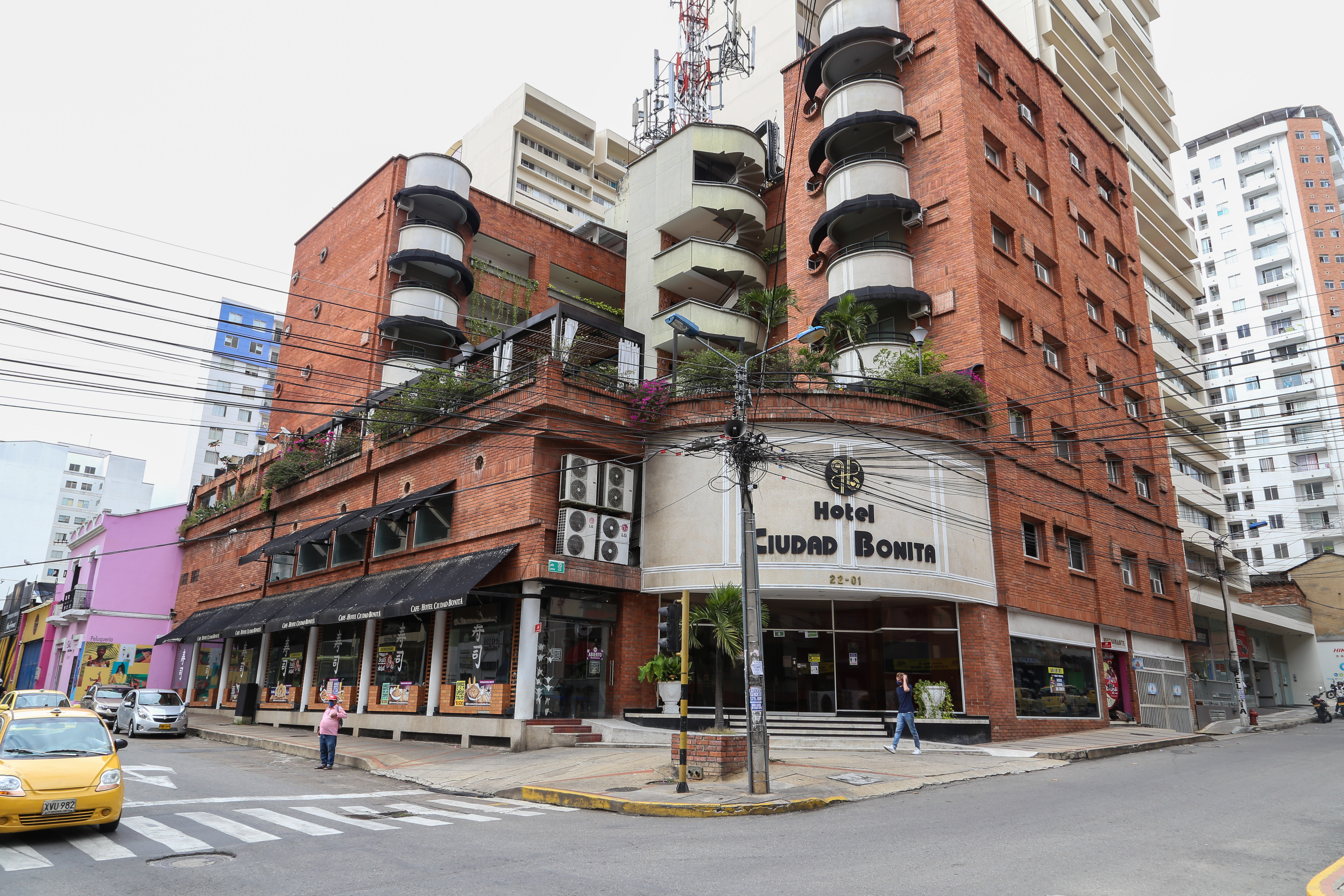 HOTEL CIUDAD BONITA 50/55