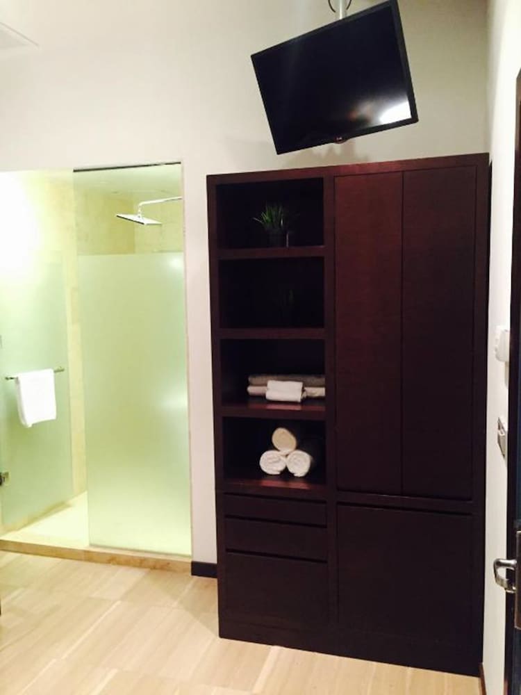 The One Boutique Hotel 34/65