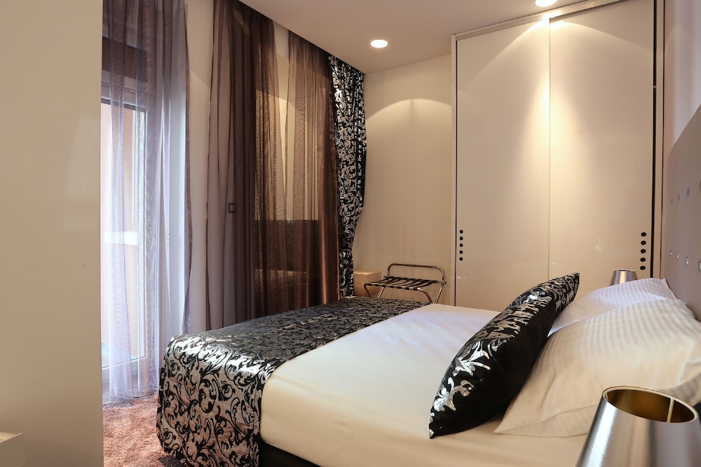 Starlight luxury rooms 17/50