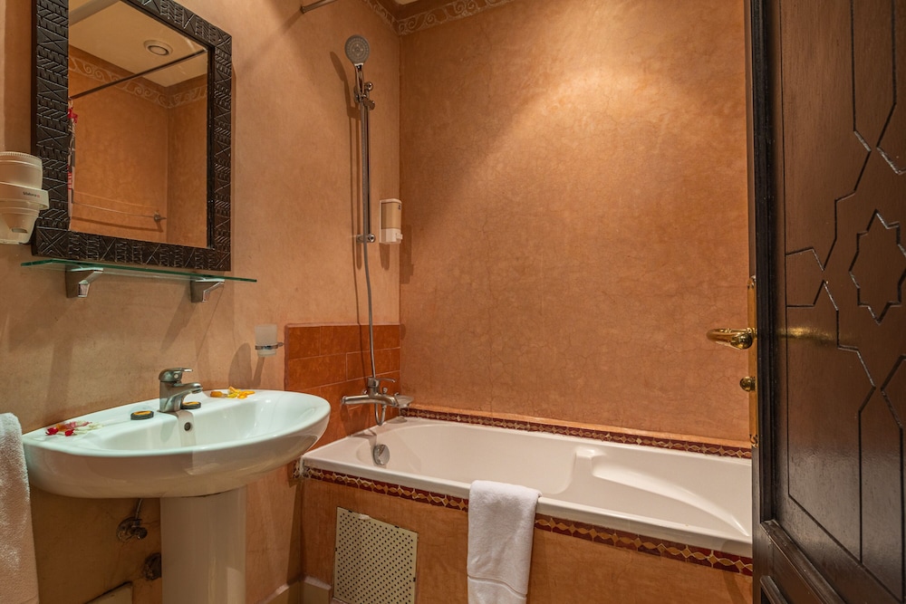 Le Caspien Hotel 20/52