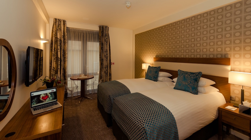 Standard, Twin Beds, LEOPOLD HOTEL 3/9