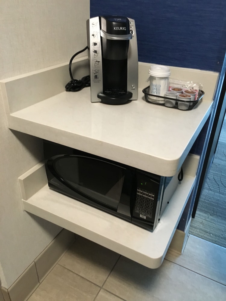 Holiday Inn Express Suites Oswego 12/48