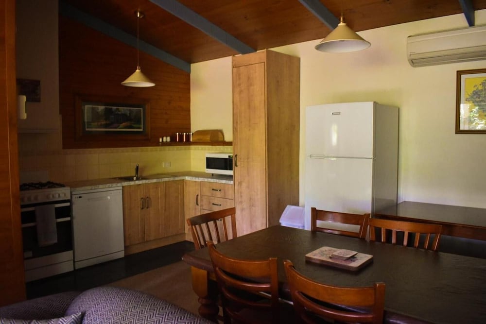 Clarendon Chalets 34/50