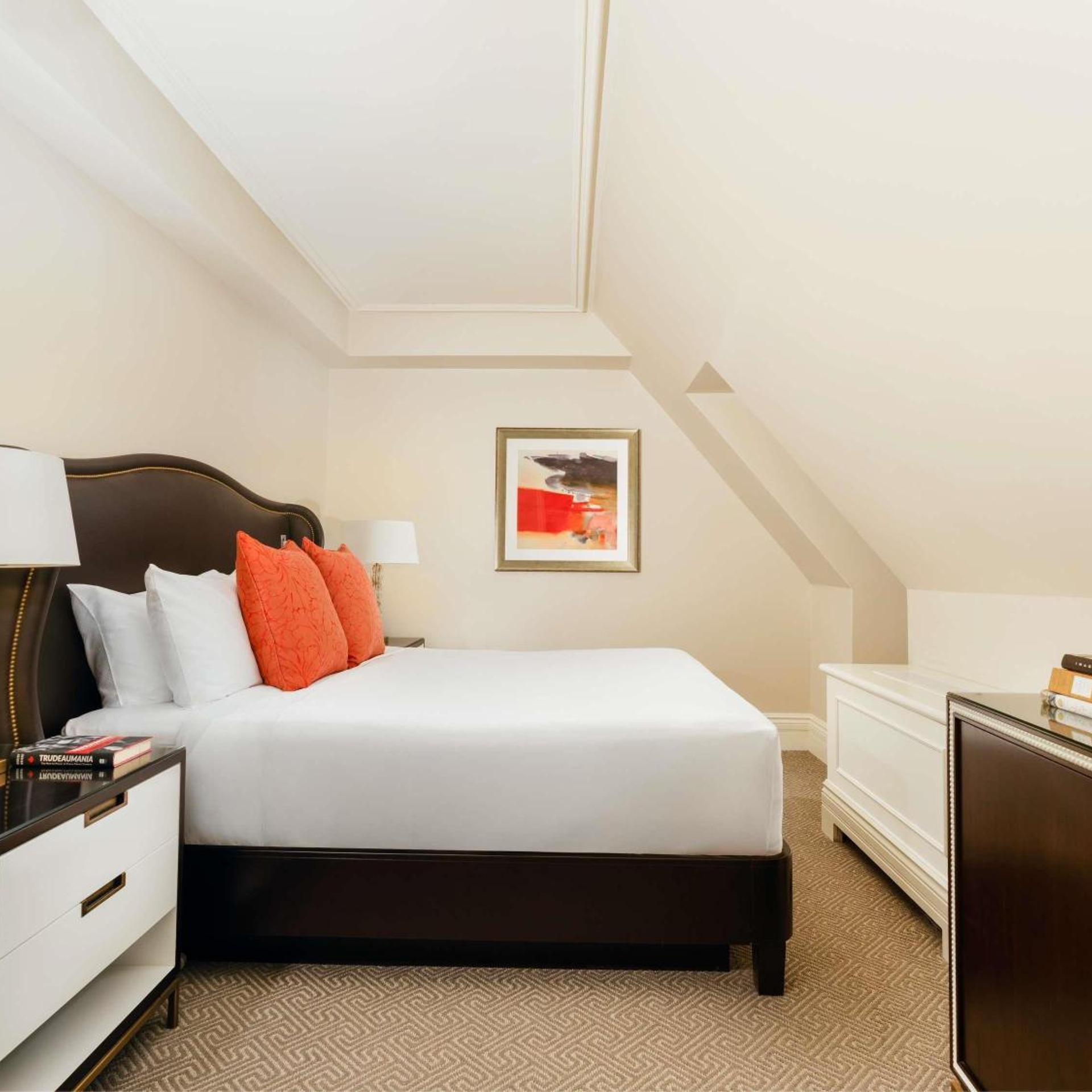 2 Bedrooms, Trudeau, Suite, River View