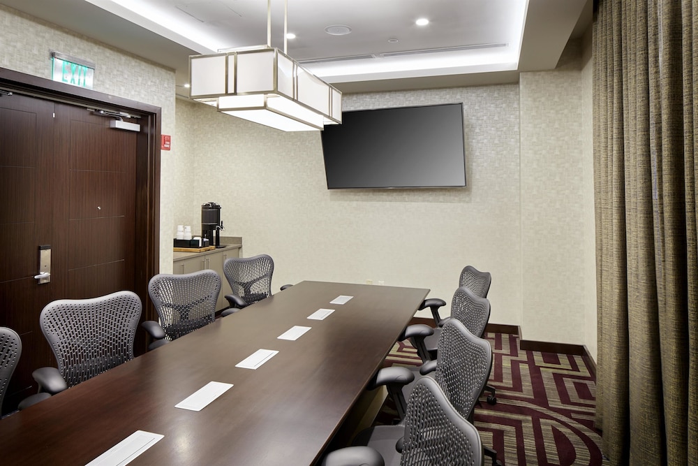 Hilton Garden Inn Roslyn 41/46