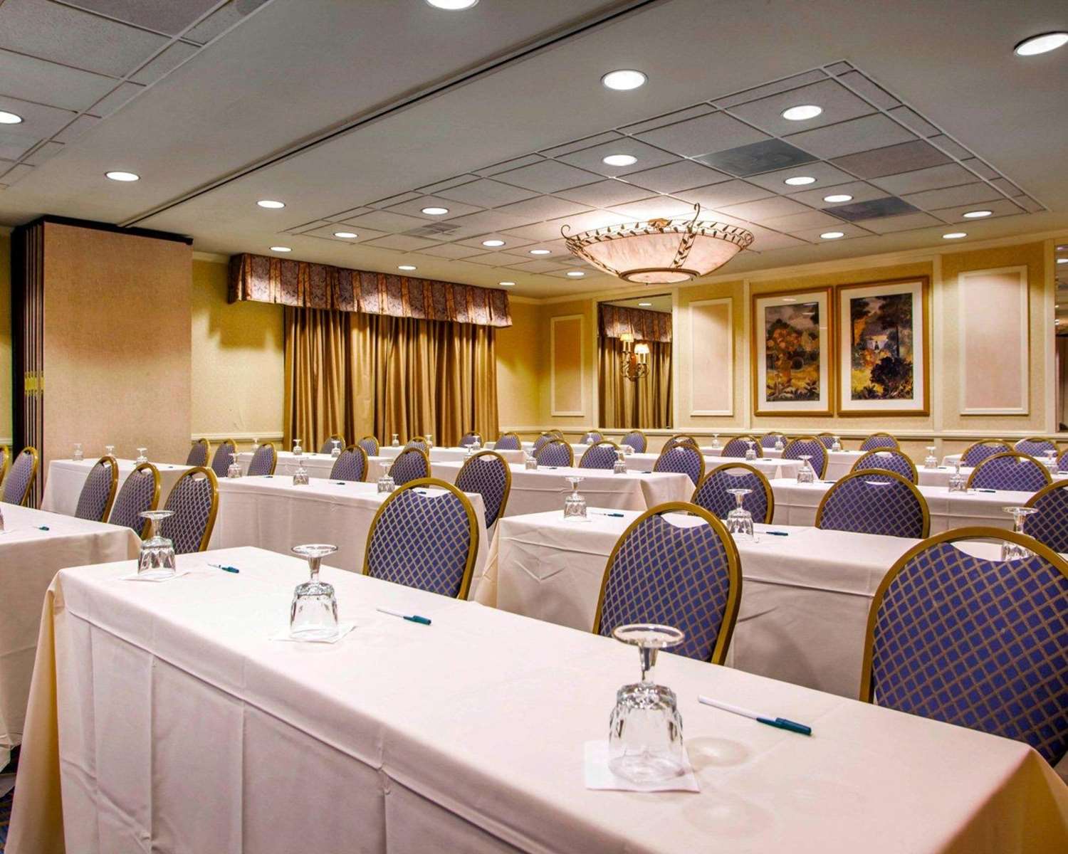 Quality Inn Meadowlands 19/24
