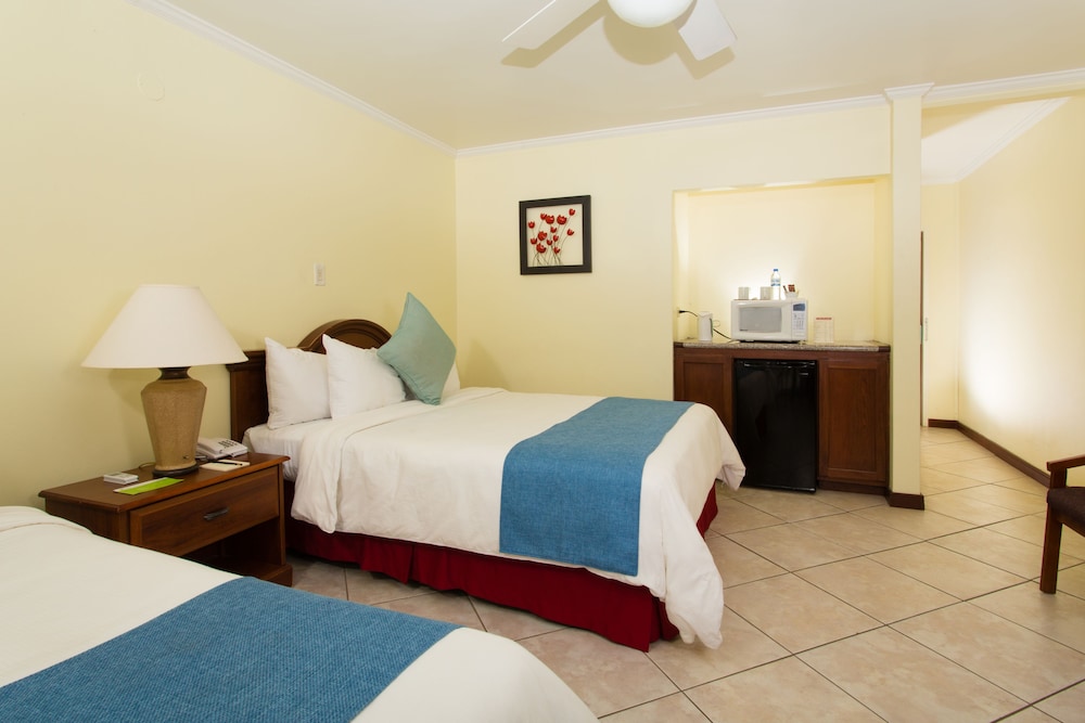 Cara Hotels Trinidad 17/44
