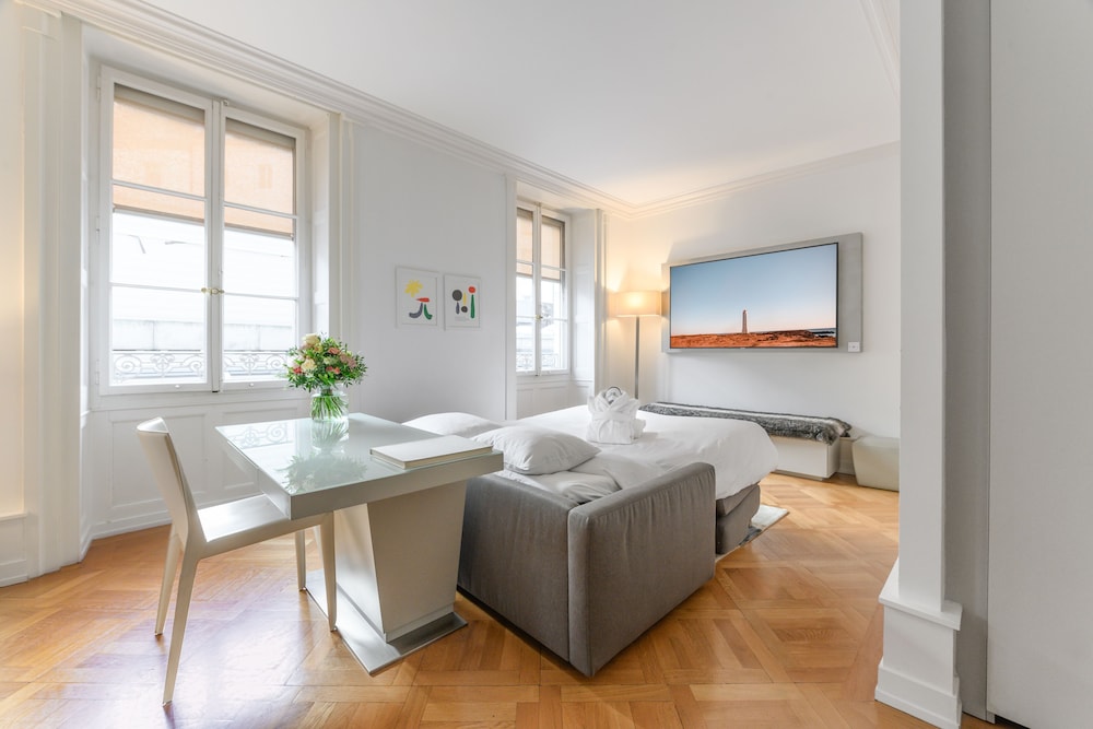 Swiss Luxury Apartments 39/47