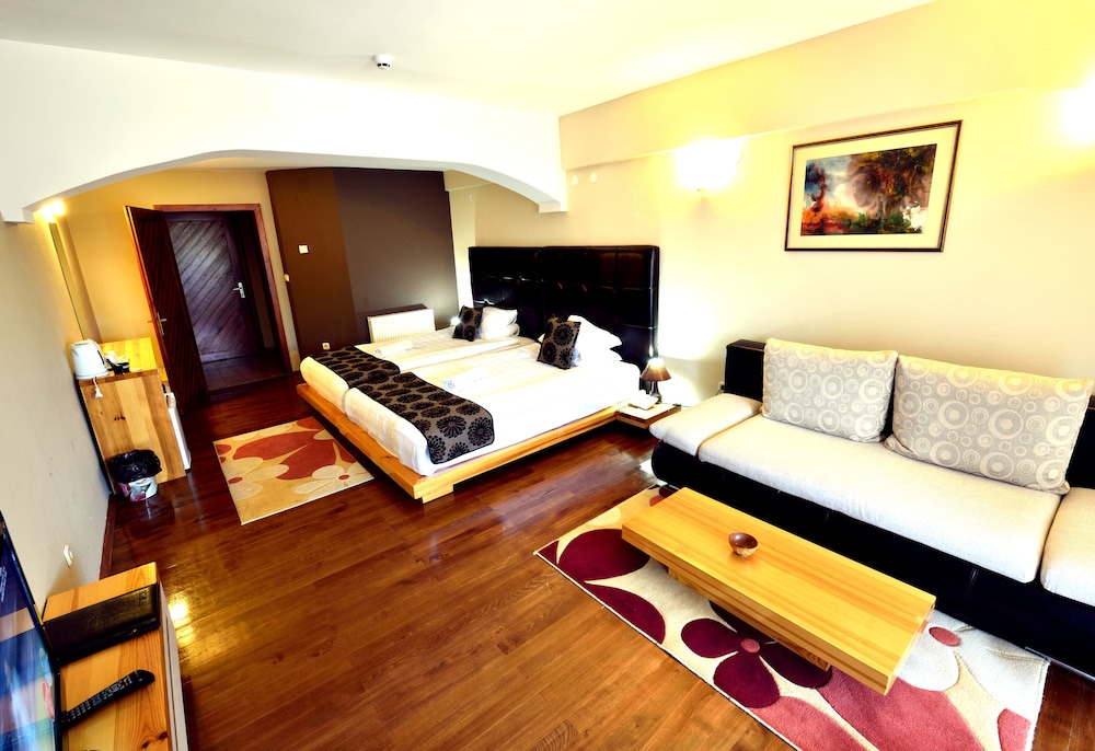 Aurora Resort Spa 57/76