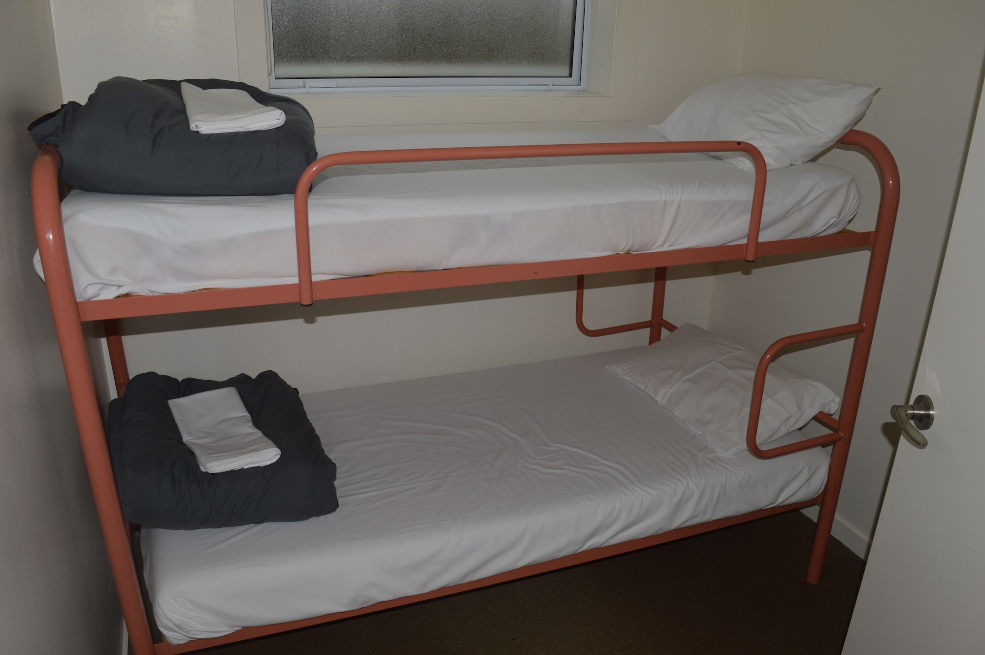 2 Bedrooms, Select, Queen and Twin Beds