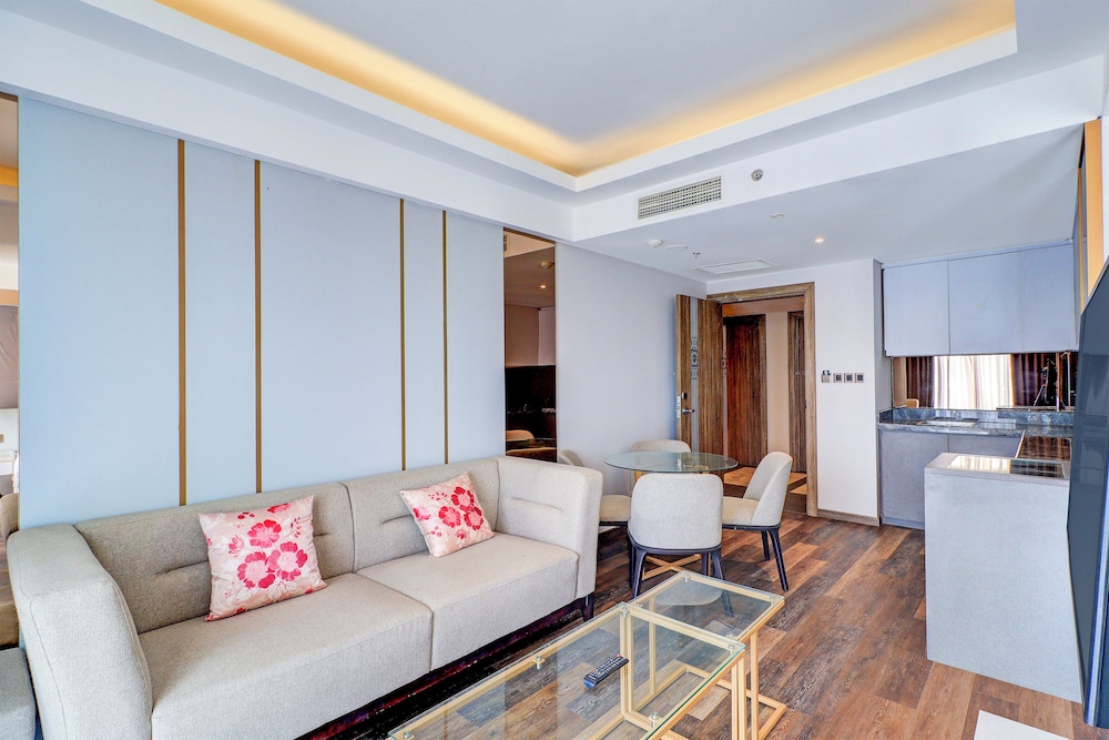 Sunday Hotel Arshika Sunset Road 47/60