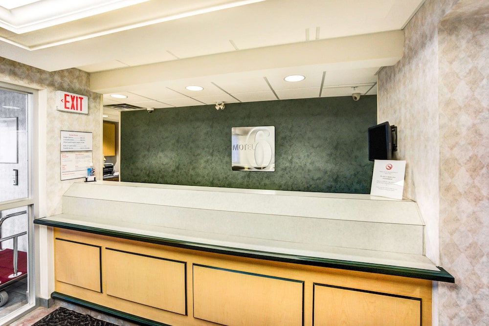 Days Inn by Wyndham Stony Plain 4/44