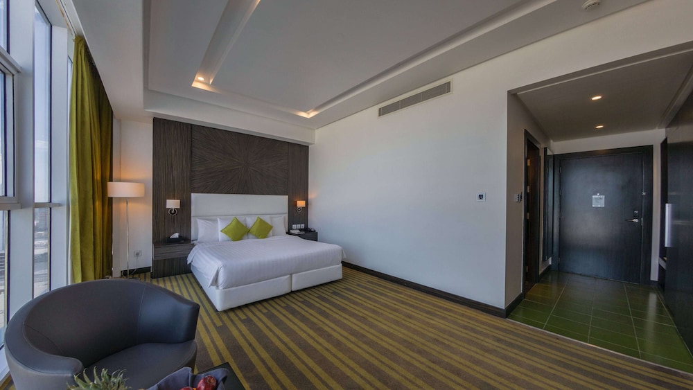 S Hotel Bahrain 12/50