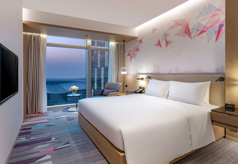 ROOM, KING BED, RIVER VIEW