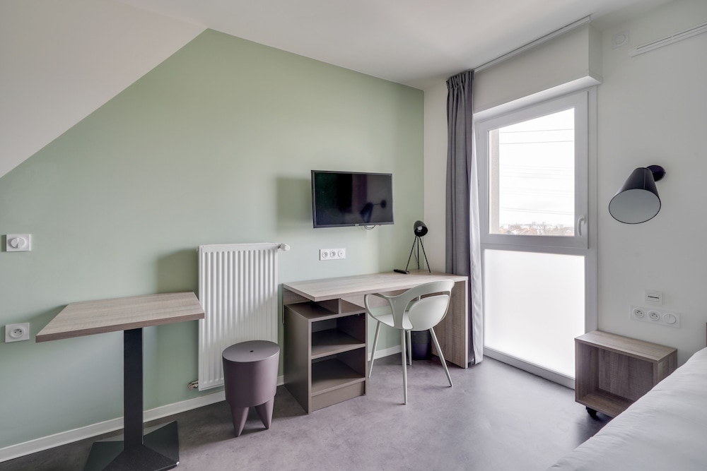 All Suites Appart Hotel Palaiseau - Massy TGV 36/41
