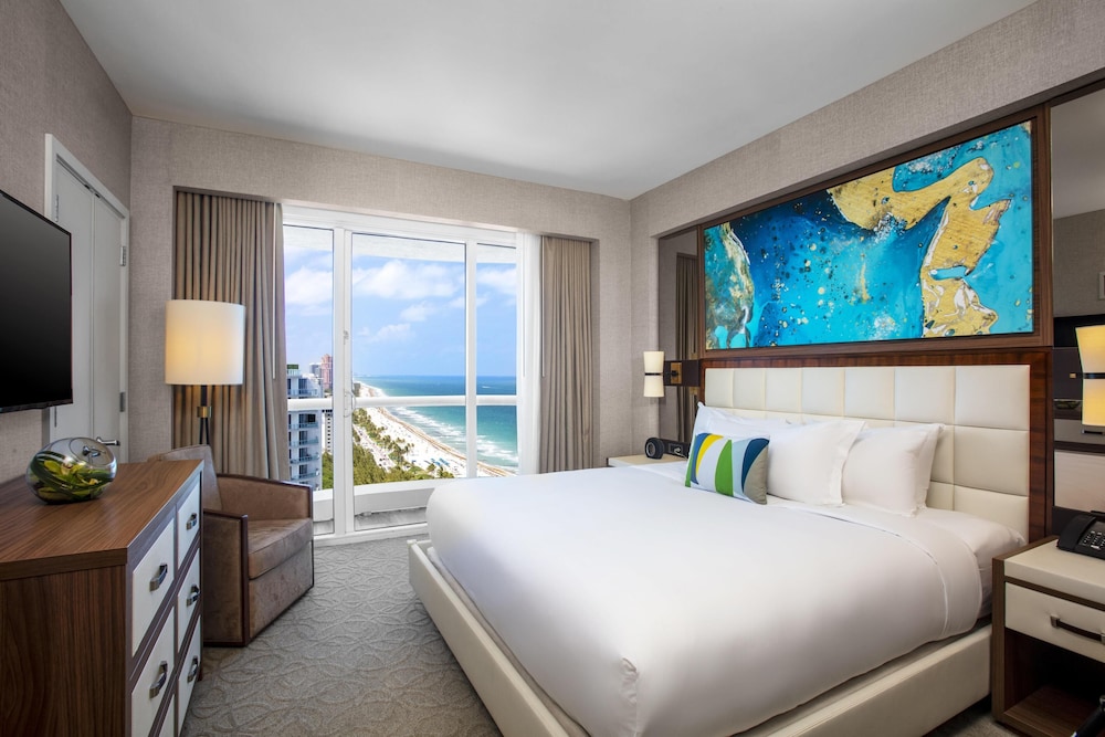 1 BEDROOM, SUITE, PARTIAL OCEAN VIEW