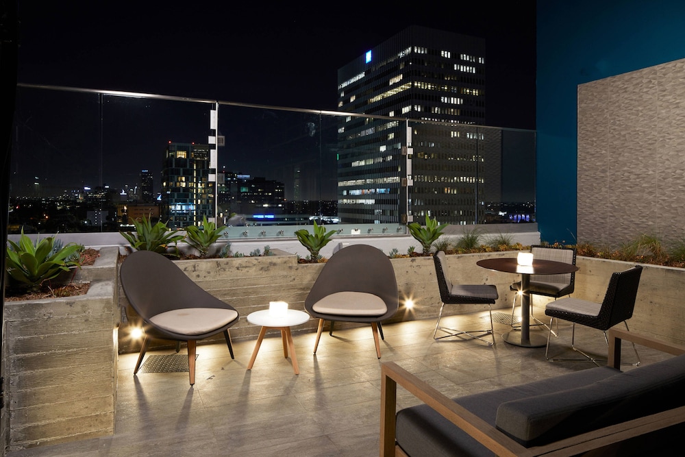AC Hotel by Marriott Beverly Hills 42/54