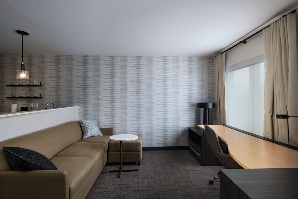Residence Inn by Marriott New Brunswick Tower Center Blvd 21/32
