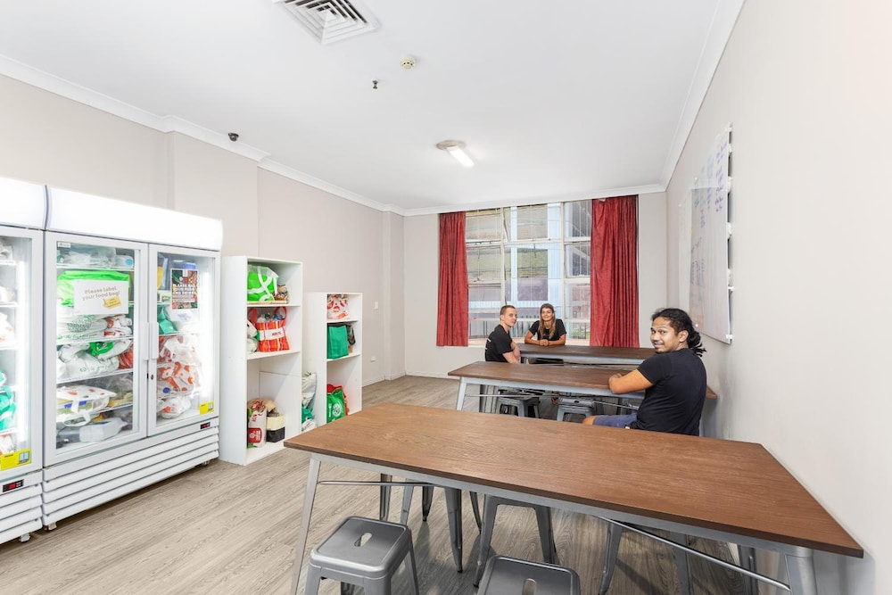 Sydney Backpackers 17/26