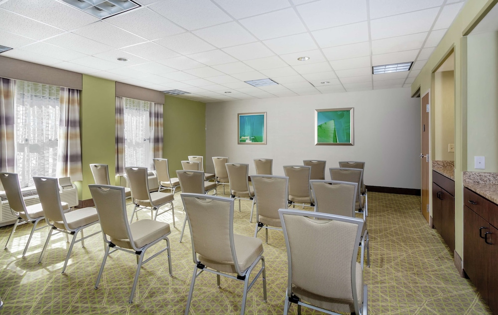 Hampton Inn Melbourne 25/27