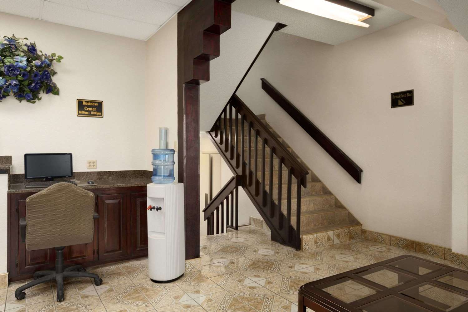 Super 8 by Wyndham Carlsbad 3/5