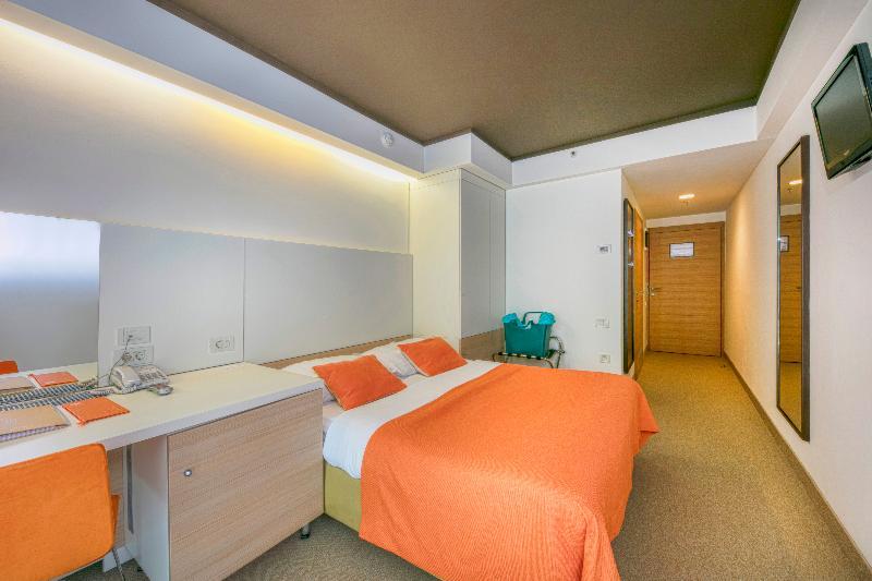 Room, Double Bed, Park Side, Accessible