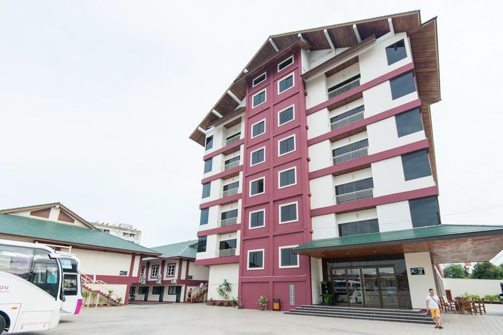 The President Hotel at Chokchai 4 3/57