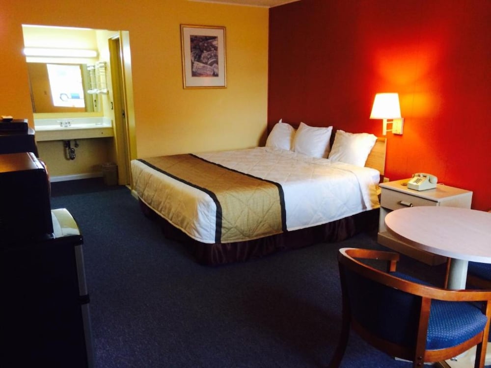 OYO Duffy's Motel 21/37