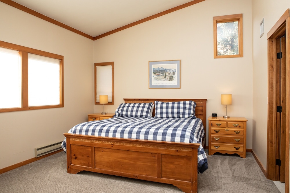 Tennis Townhome 2 Bed 2 5 Bath 6/50
