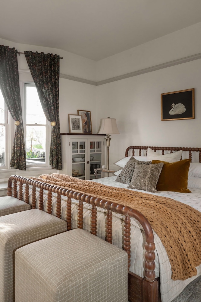 Lotus, Suite, King Bed
