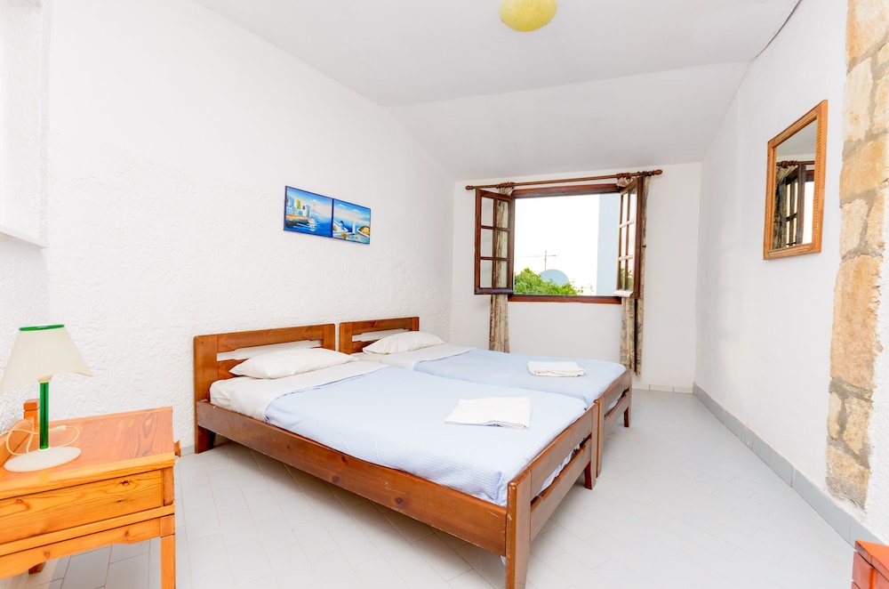 Classic Studios And Apartments 20/70