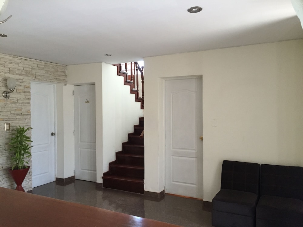 Casa Mores Inn 20/27