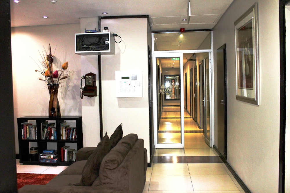 Alcazaba Lodges 30/50