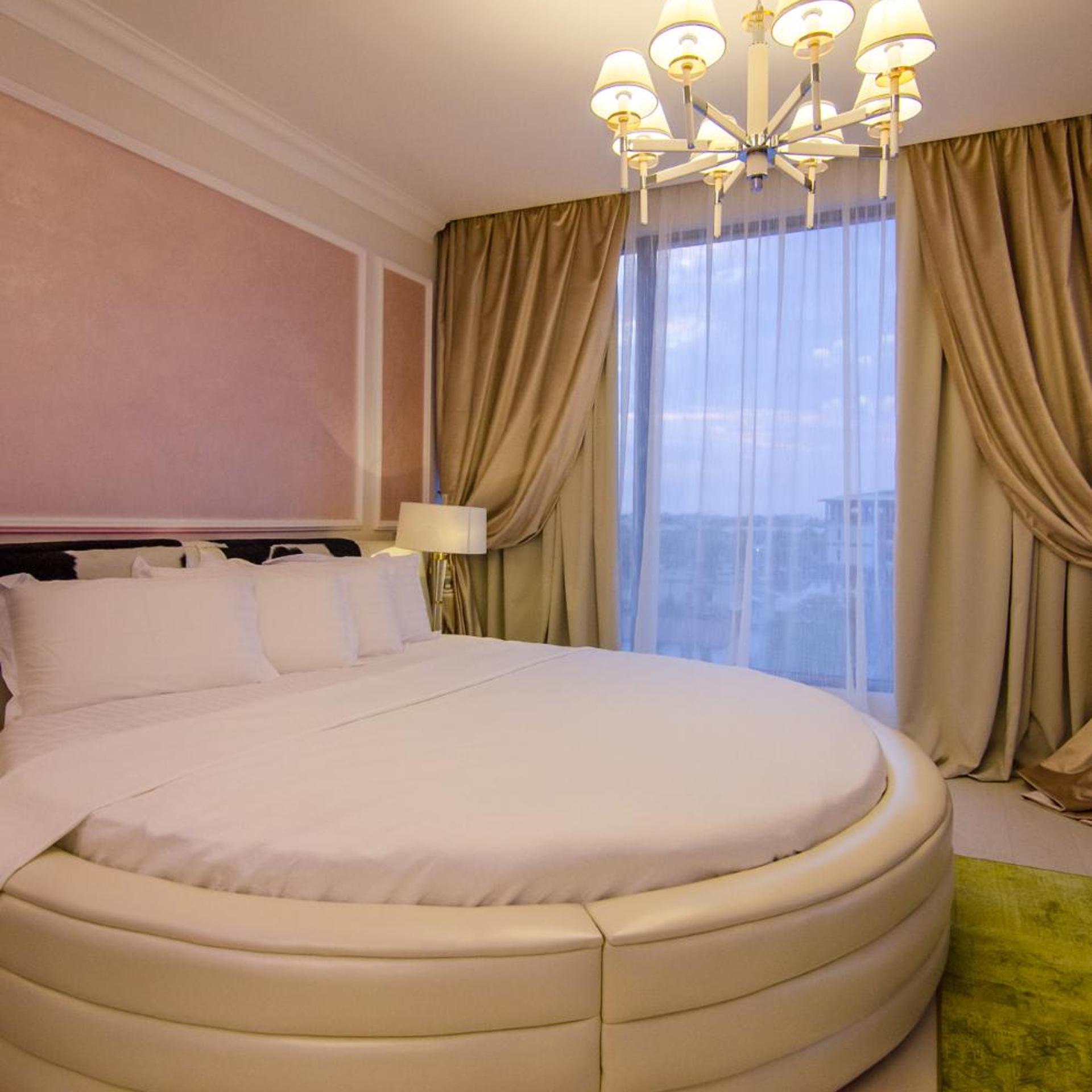 Sea of Love, Apartment