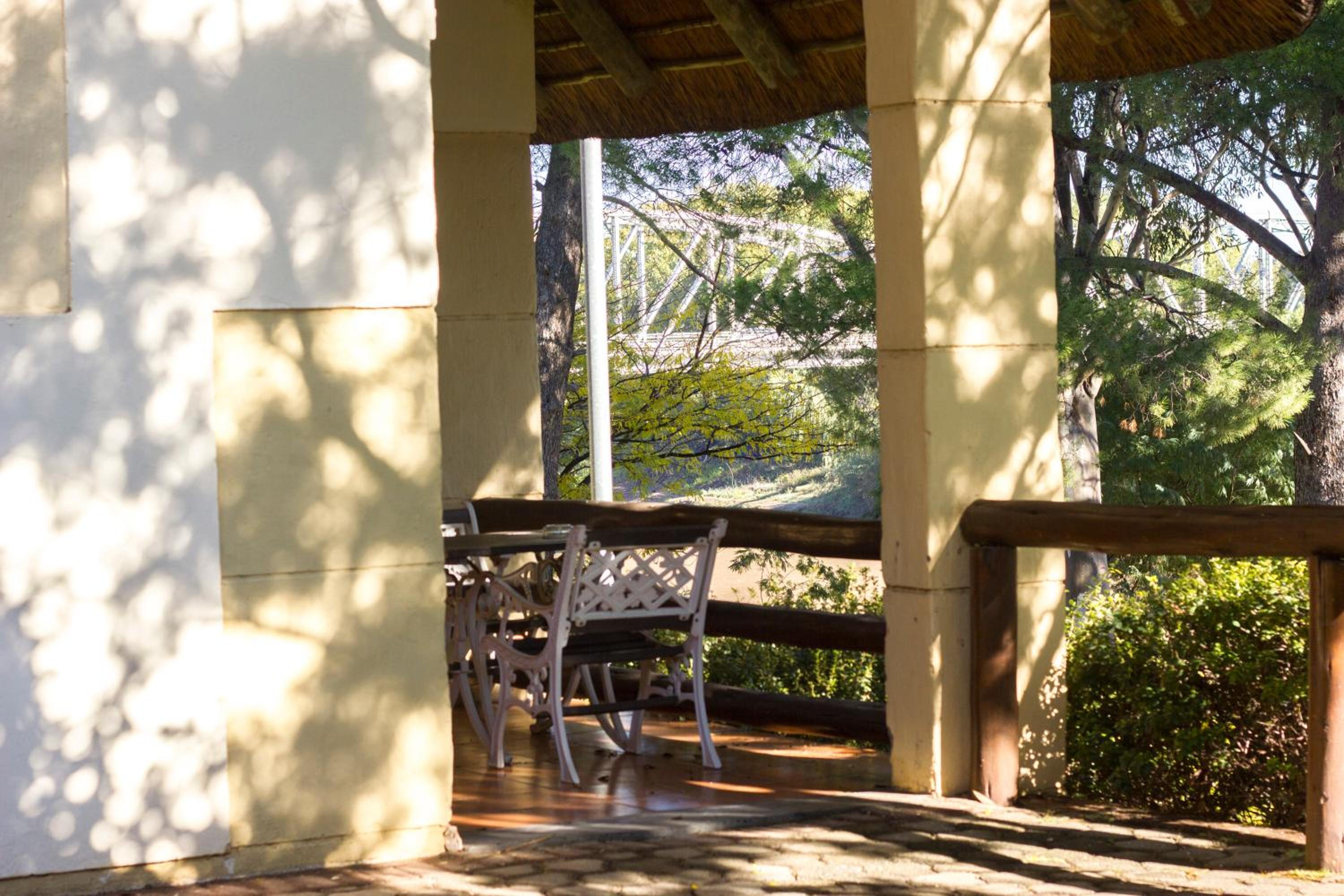 Riverside Lodge 24/50