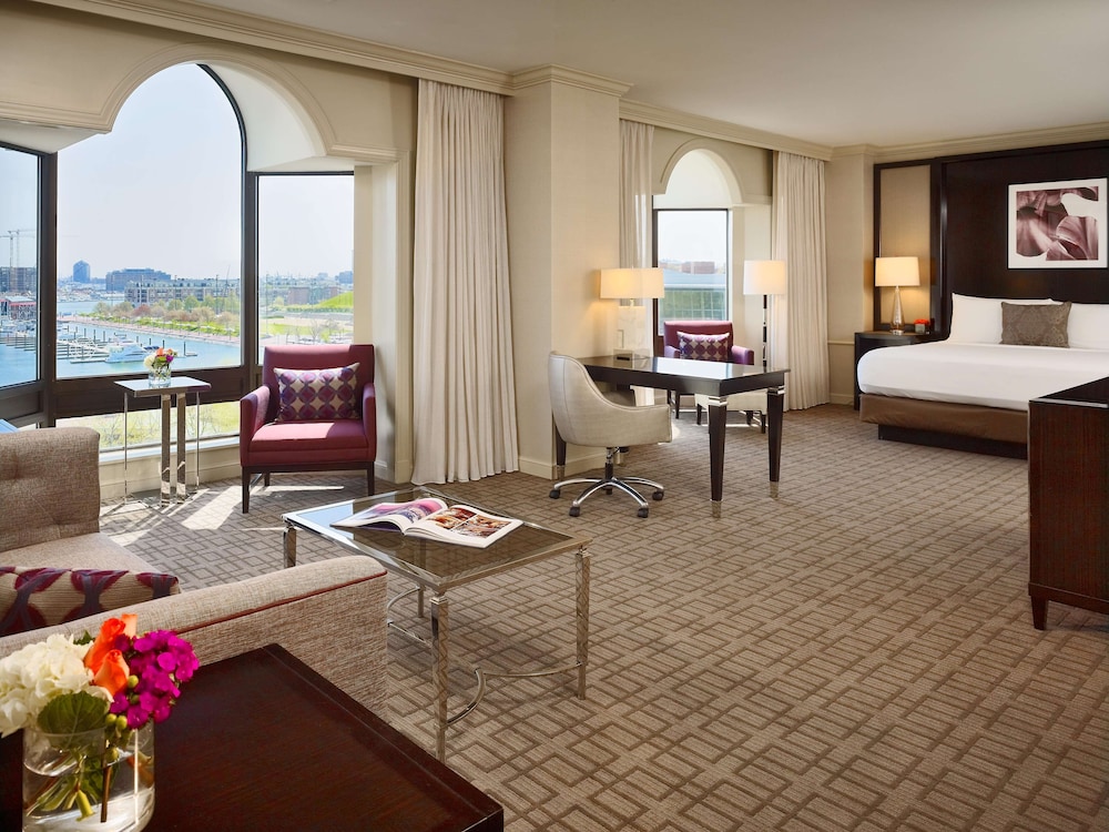 Royal Sonesta Harbor Court Baltimore 34/45