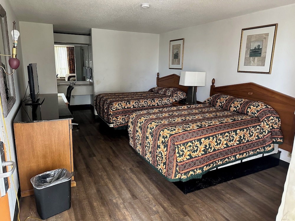 STANDARD, 2 DOUBLE BEDS
