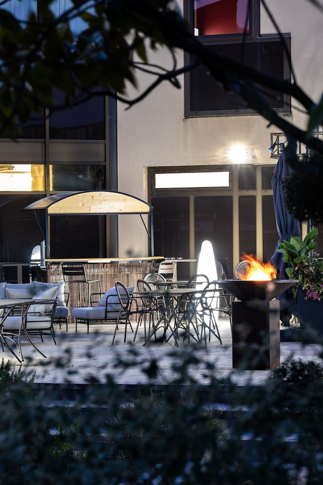 MERCURE TOURS SUD 8/77